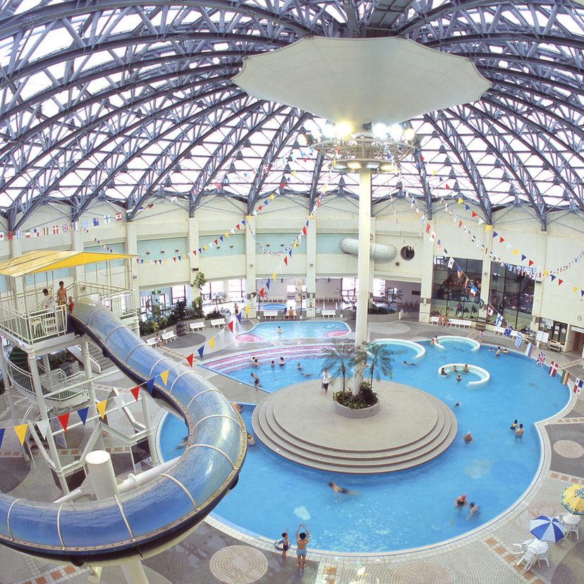 【PR】秋田 |「クアドーム ザ・ブーン」常夏リゾートでプールと温泉を楽しむ