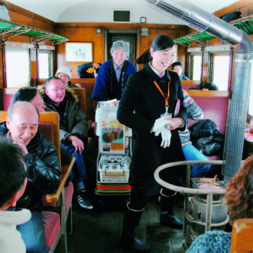【PR】五所川原 |「ストーブ列車」冬の奥津軽で感じる、ぬくもりと情緒あふれる列車旅