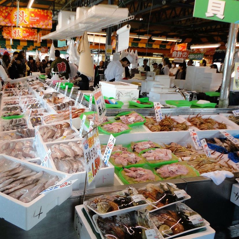 新潟 | 「ピアBandai」うんめぇもんが大集合！ 日本海側最大級の旬鮮市場